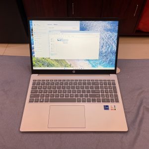 HP 15 i7 1355U 12/256 15” FHD